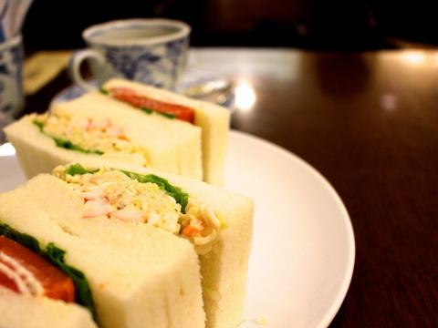 札幌で人気のサンドイッチ屋さん！　名物は、たらばガニサンド
