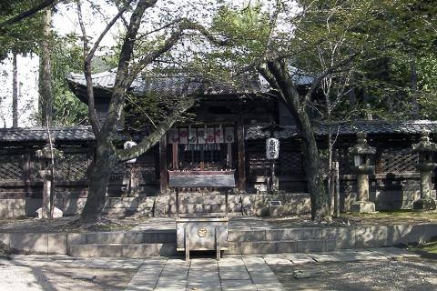 かつては名古屋城三の丸の中に豪華な社殿があり「三之丸東照宮」とも
