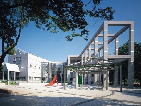 建物自体がアートと話題になった「名古屋市美術館」は黒川紀章氏の代表作