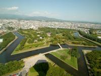 函館のシンボル、星形の城郭で歴史に思いをはせる
