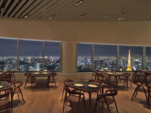 52階からの眺め＋アート＋美味の、大都会ならではの贅沢な時間