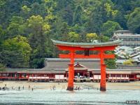 「厳島神社」で有名な宮島